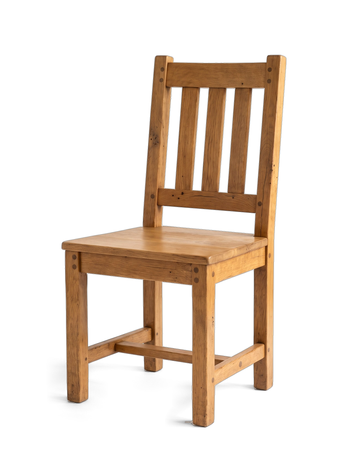 Banon chair in chêne naturel, seen from the front three-quarter